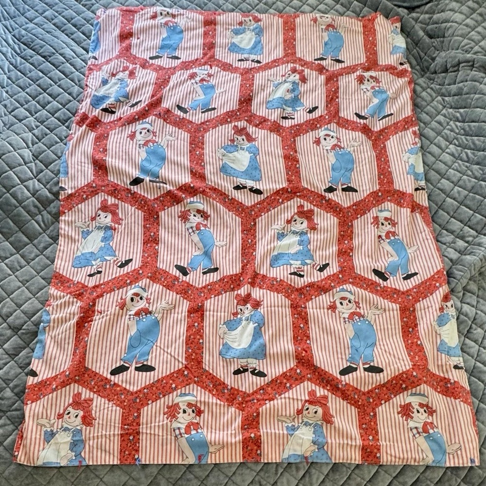 Quilt Crib Raggedy Ann Andy Handmade Red Blue Hexagon Throw 57.5" X 43.5"